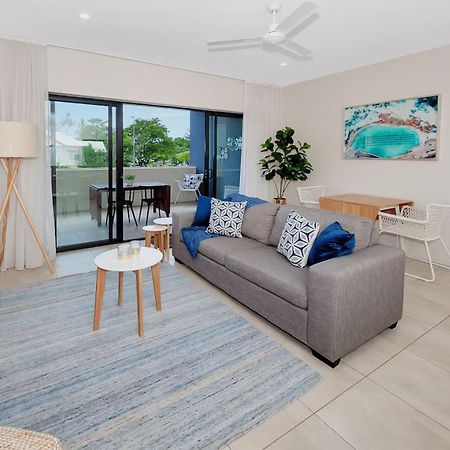 Coastal 2-Bed With Parking & Pool By The Ocean Apartment Cairns Exterior photo