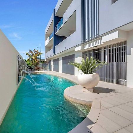 Coastal 2-Bed With Parking & Pool By The Ocean Apartment Cairns Exterior photo